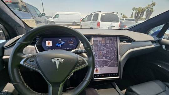 2018 Tesla Model X 5YJXCDE20JF136333