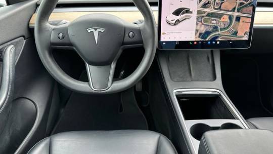 2021 Tesla Model Y 5YJYGDEE0MF239310