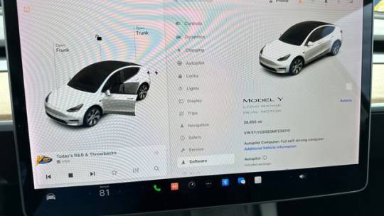 2021 Tesla Model Y 5YJYGDEE0MF239310