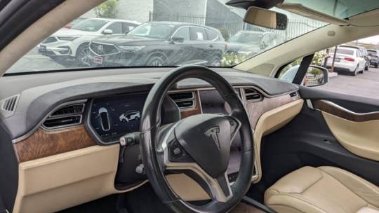 2017 Tesla Model X 5YJXCBE25HF041555