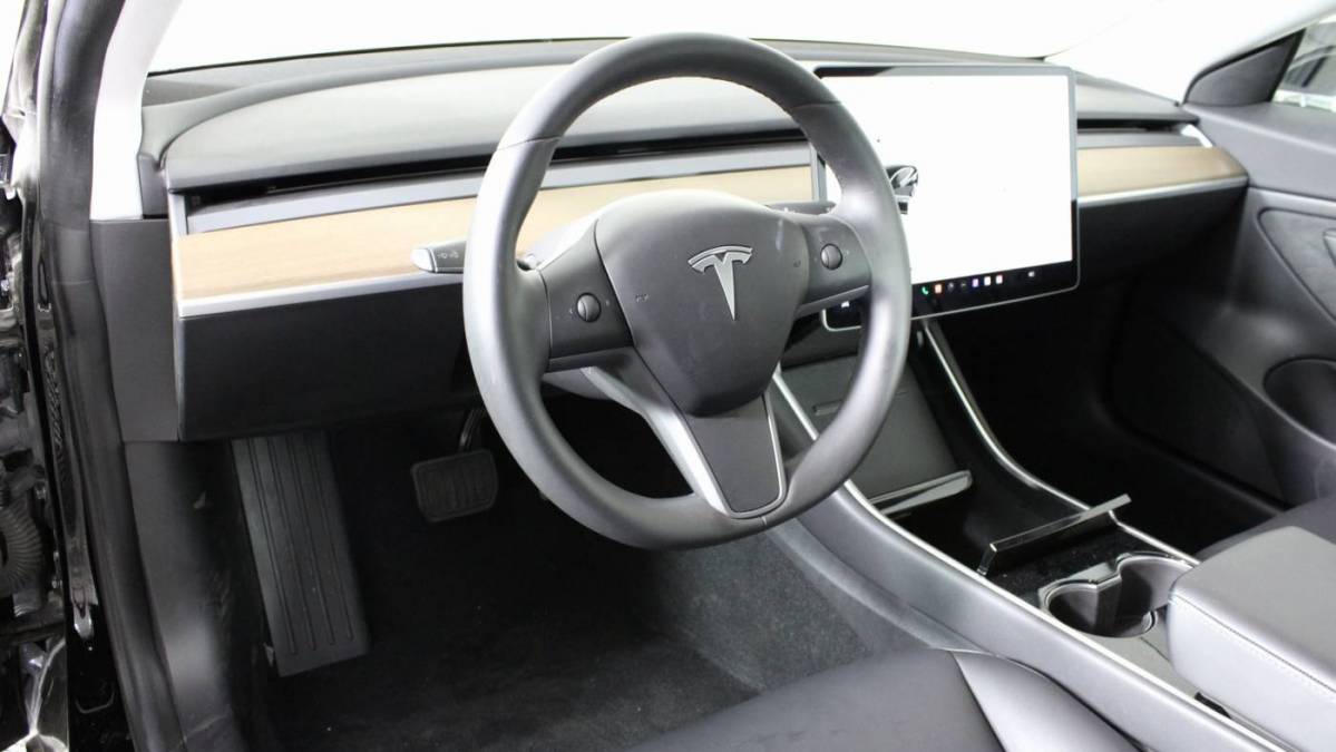 2018 Tesla Model 3 5YJ3E1EB6JF115686