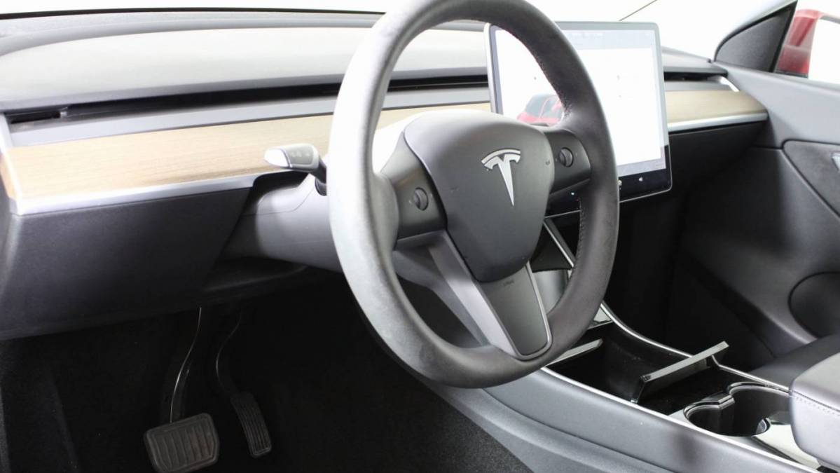 2021 Tesla Model Y 5YJYGDEE4MF102337