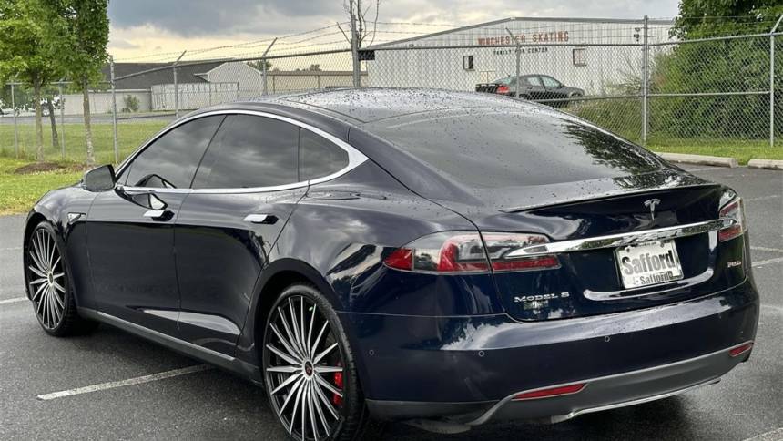 2015 Tesla Model S 5YJSA1H47FF084816