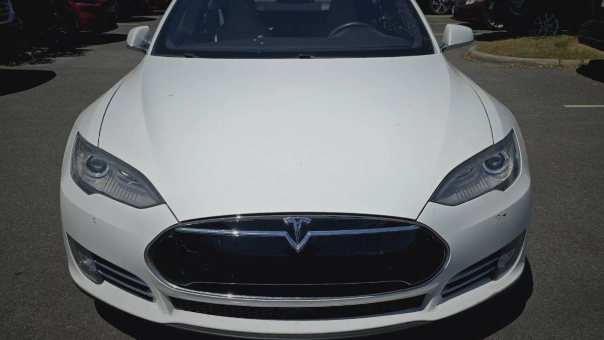 2016 Tesla Model S 5YJSA1E22GF133361