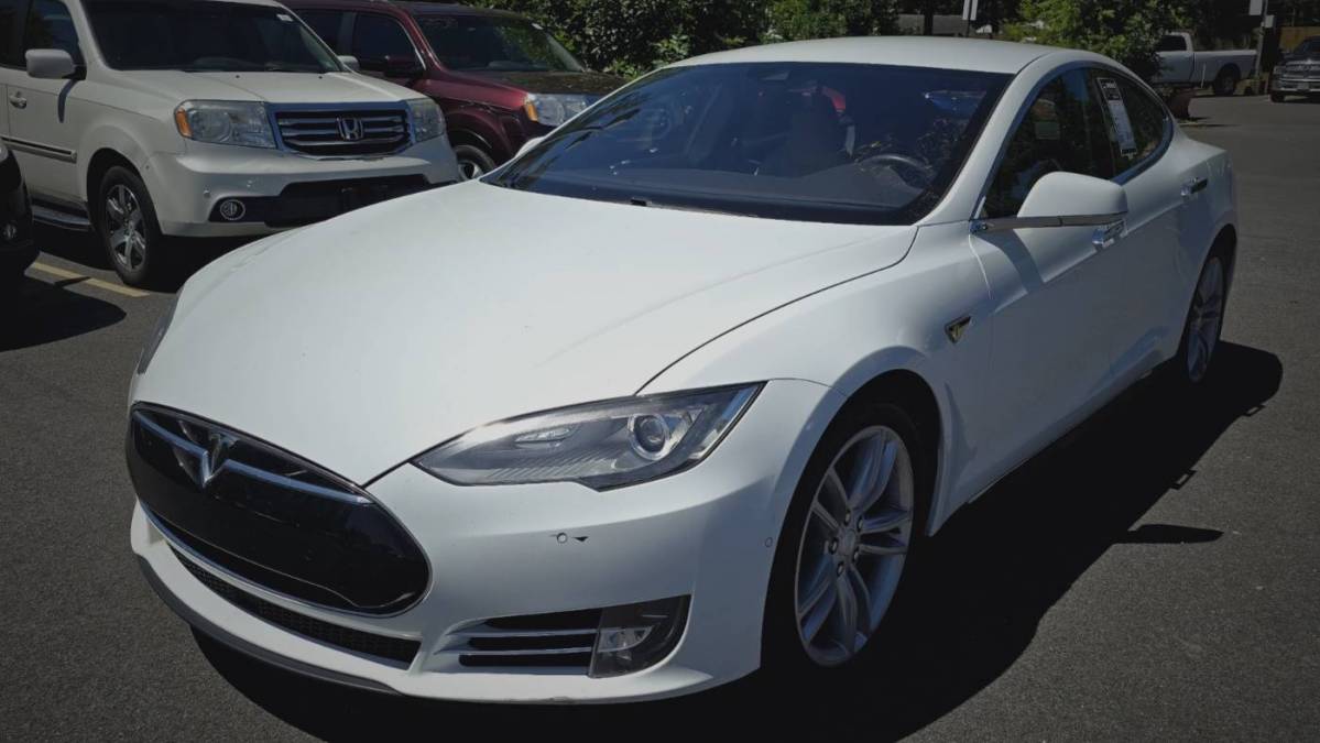 2016 Tesla Model S 5YJSA1E22GF133361