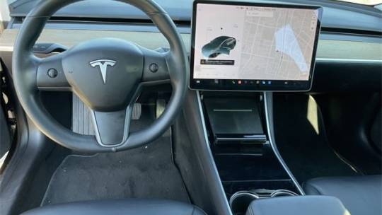 2018 Tesla Model 3 5YJ3E1EA5JF157385