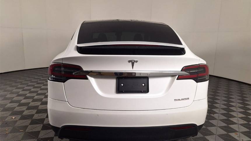 2020 Tesla Model X 5YJXCDE48LF303445