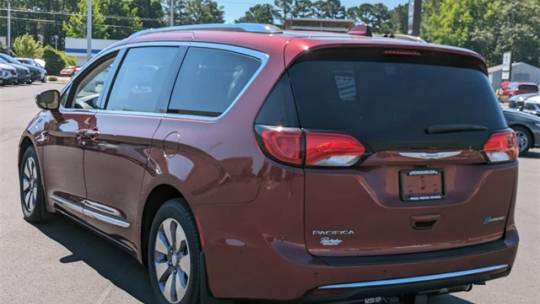 2018 Chrysler Pacifica Hybrid 2C4RC1N70JR168397