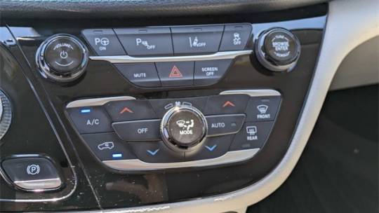 2018 Chrysler Pacifica Hybrid 2C4RC1N70JR168397