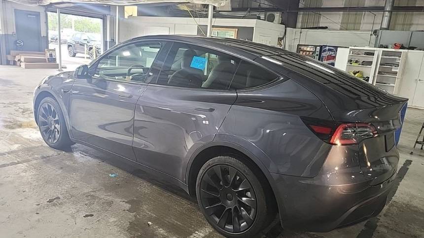 2021 Tesla Model Y 5YJYGDEE7MF099143